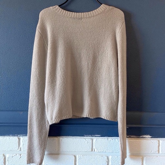 Chic Cream Sweater with Red Bow Large NWOT coquette feminine preppy - Picture 3 of 6